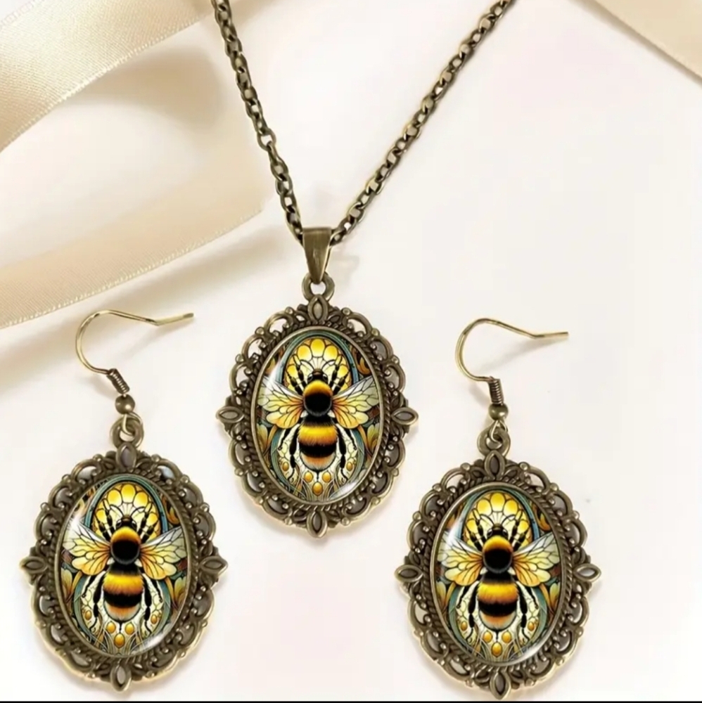 2/$40 Crystal Glass Elegant Bee Pendant and Earring Summer Set in‎ Gold-(#0195)